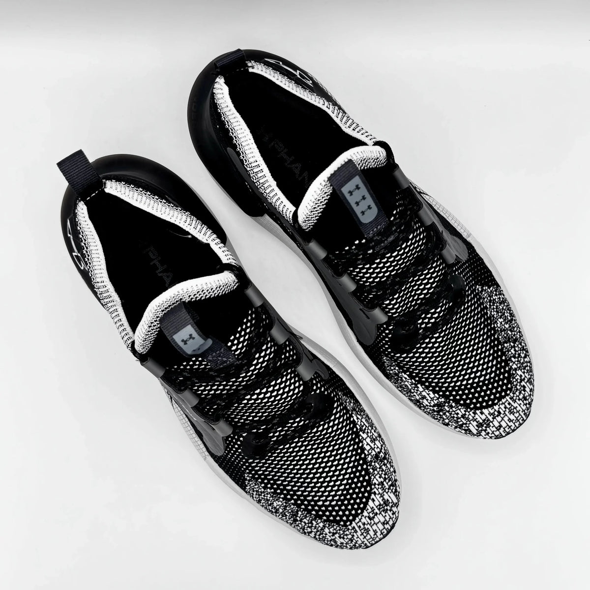 Under Armour HOVR Phantom 3 SE Elevate – Noir & Gris Halo